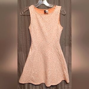 Divided H & M Size 6 A-Line Floral Peach and White Knit Dress